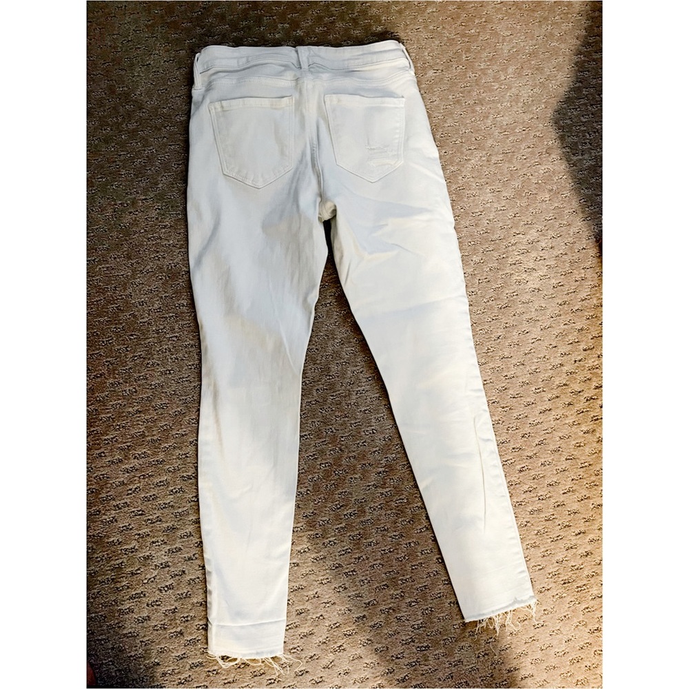 Distressed Cropped Jeans